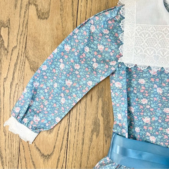 The Children’s Hour by Jan Brigg’s Vintage Blue Ditsy Floral Dress Size 4T - Picture 3 of 15